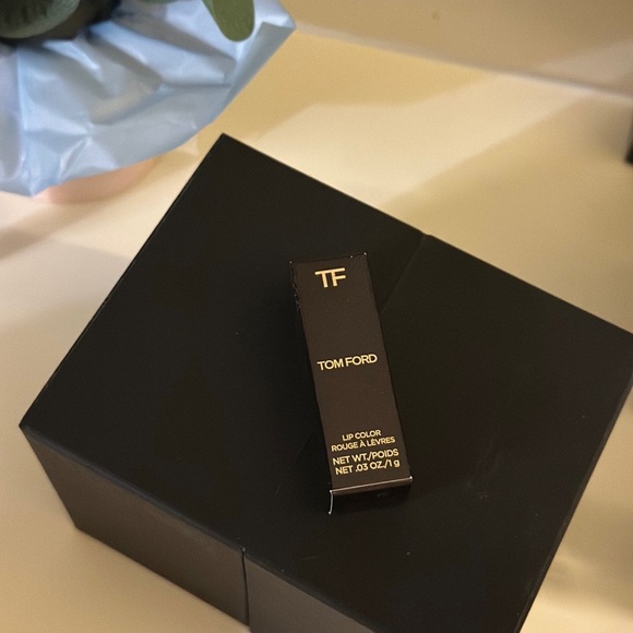 NEW Tom Ford Mini Runway Lip Color #16 Scarlet Rouge - Picture 7 of 7